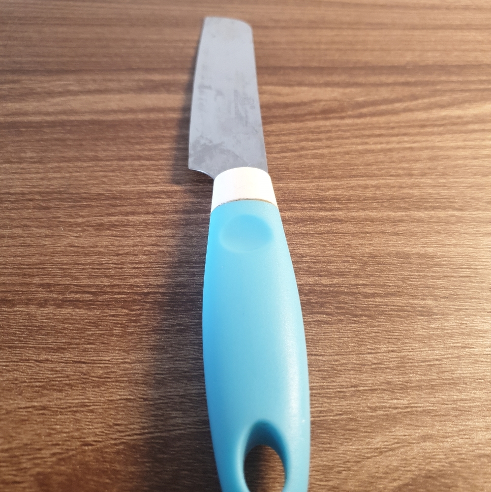 Safe fruit peeler